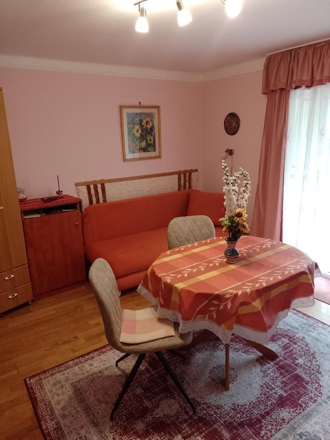 Gyoengyvirag Ueduelo - Mario Apartman Harkány Buitenkant foto
